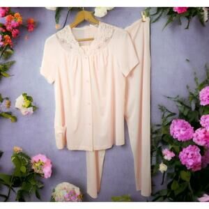 Women’s ShadowLine 2-Piece Nylon Pajama Set Light Pink Size 34 Short Sleeve